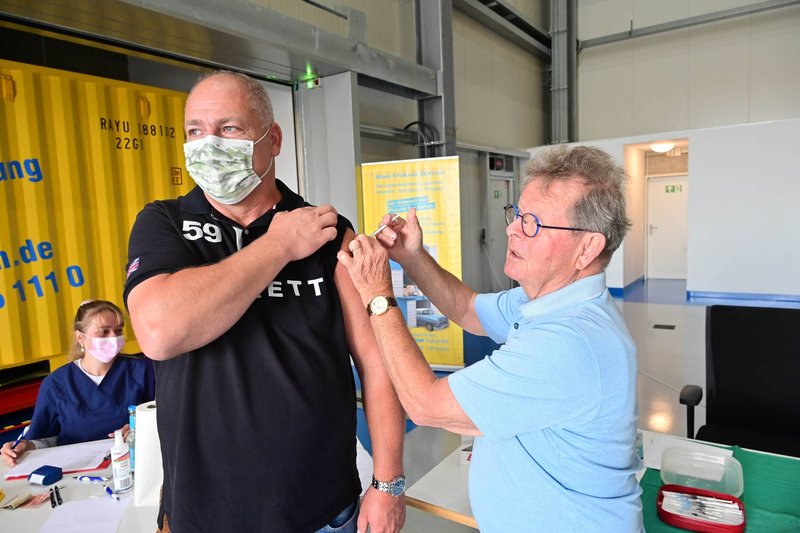 Corona-Impfung bei Spedition Düren und Bonn Storage Service