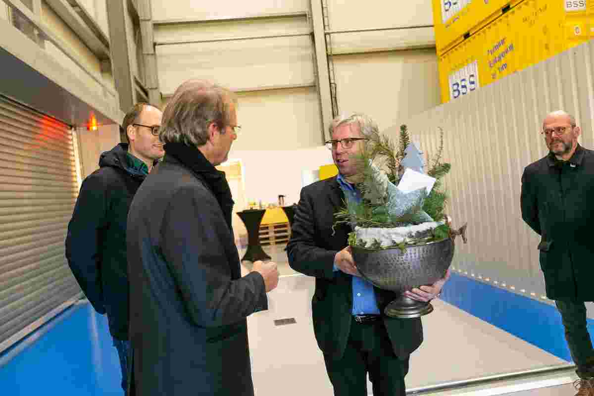 Eröffnungsfeier der Self Storage Containerlagerhalle in Bonn